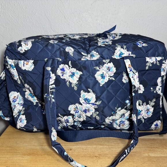 Vera Bradley Large Travel Duffel in Blooms and Branches Navy NWT Perf. Twill - Picture 2 of 10